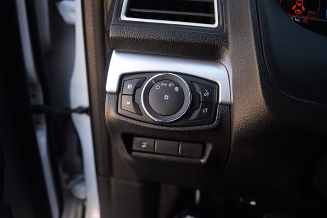 Used 2017 Ford Explorer XLT w/ Equipment Group 202A AWD/4WD image 7