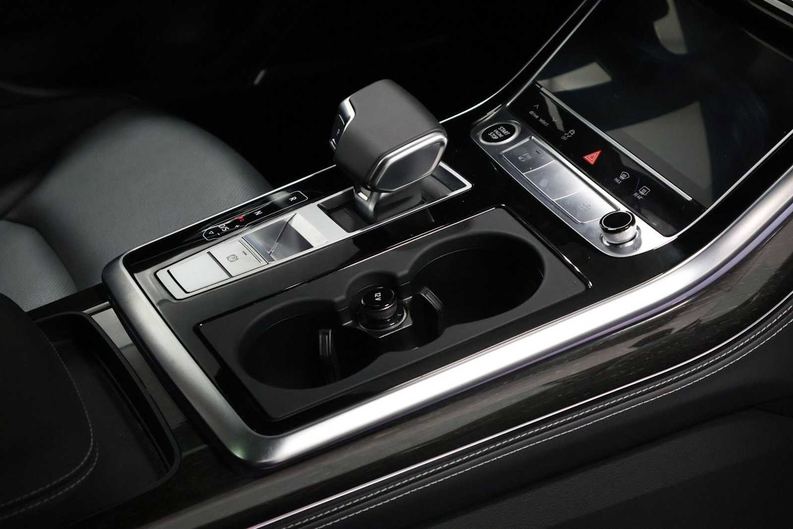 Certified 2025 Audi Q8 Premium Plus w/ Premium Plus Package AWD/4WD image 20