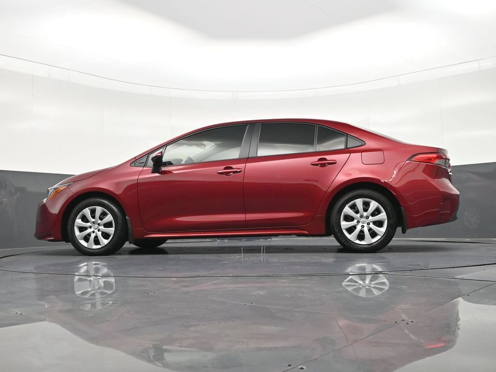 Used 2025 Toyota Corolla LE FWD image 27