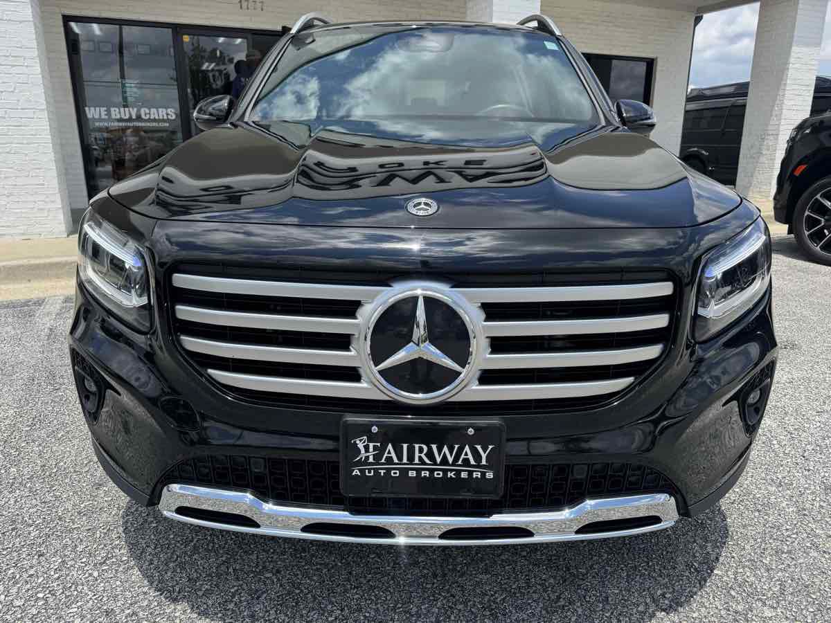 Used 2025 Mercedes-Benz GLB 250 image 36