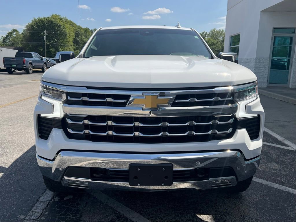 Used 2025 Chevrolet Silverado 1500 LTZ AWD/4WD image 5
