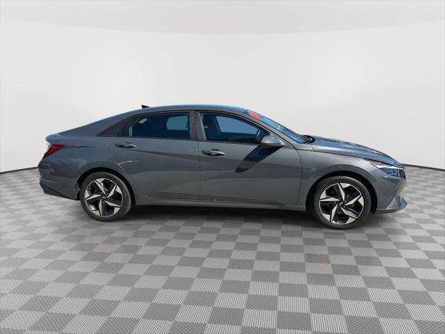 Certified 2023 Hyundai Elantra SEL w/ Convenience Package image 2
