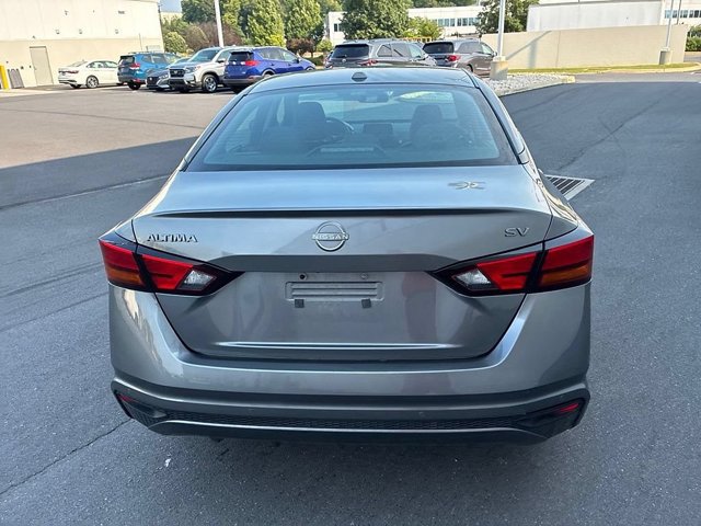 Used 2024 Nissan Altima 2.5 SV FWD image 9