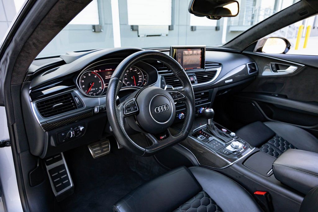 Used 2017 Audi RS 7 Prestige w/ Carbon-Optic Package image 18
