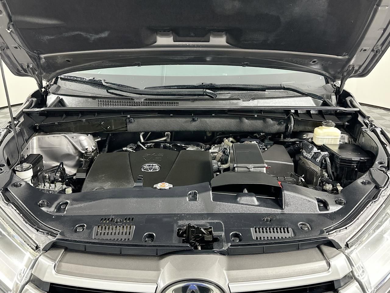 Used 2018 Toyota Highlander XLE image 44