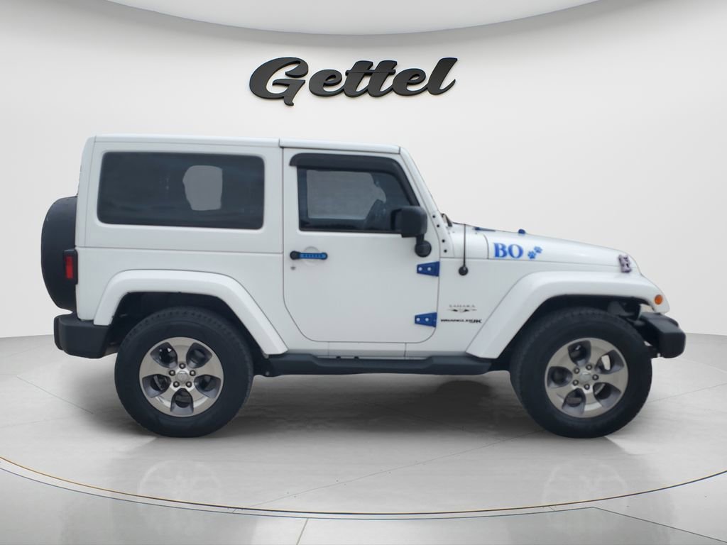 Used 2018 Jeep Wrangler Sahara w/ Connectivity Group AWD/4WD image 4