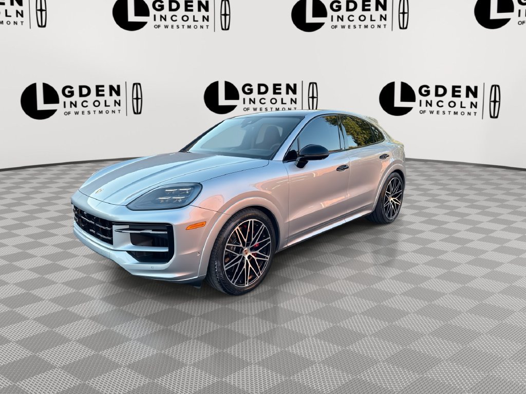 Used 2025 Porsche Cayenne GTS AWD/4WD image 4