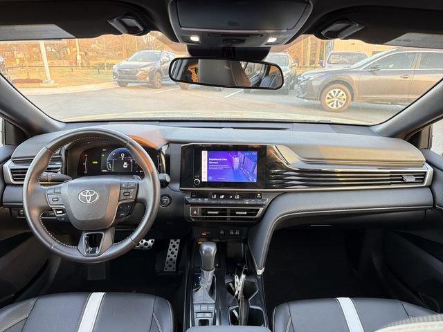 Used 2025 Toyota Camry SE image 21