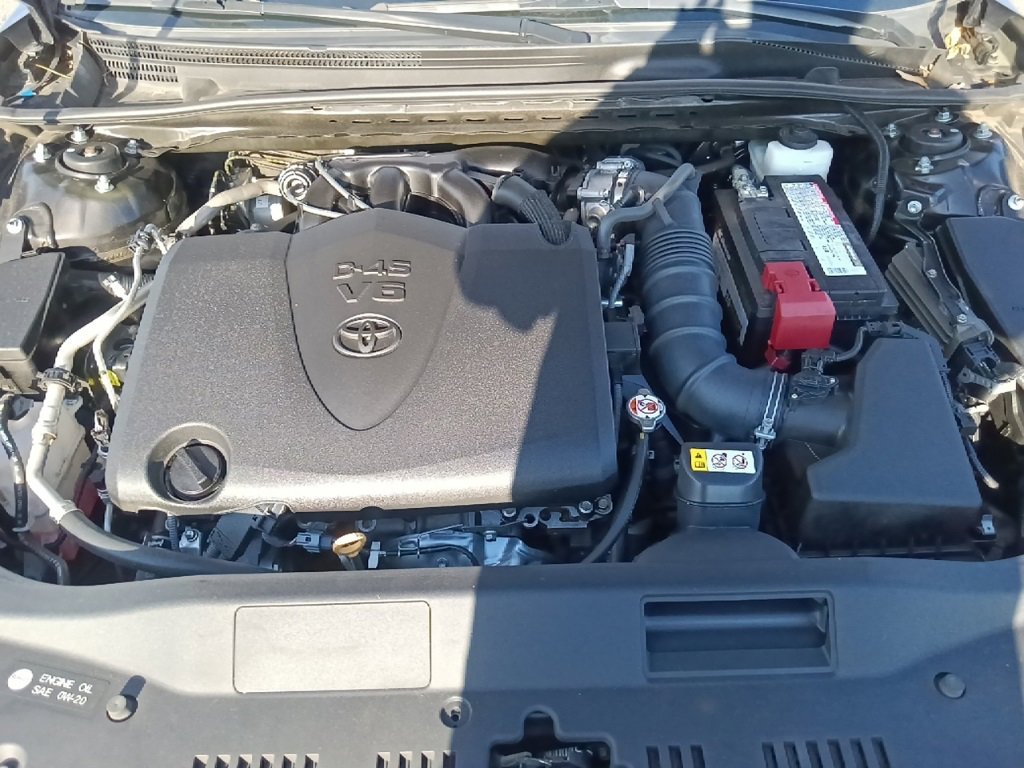 Used 2021 Toyota Avalon Limited image 34