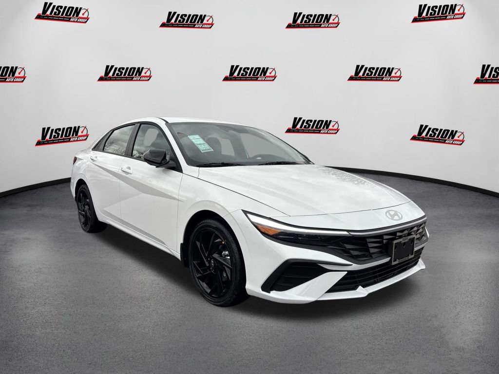 New 2026 Hyundai Elantra SEL FWD image 3