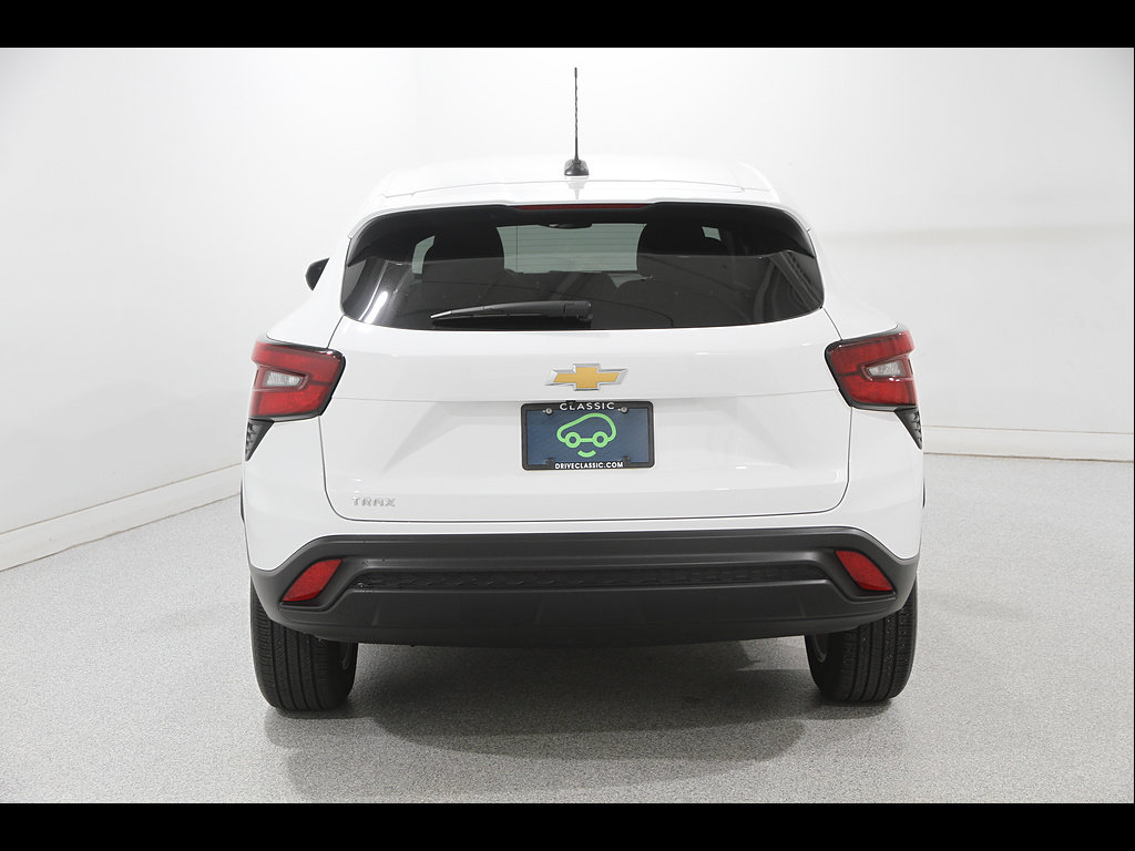Certified 2024 Chevrolet Trax LS w/ LS Convenience Package FWD image 19