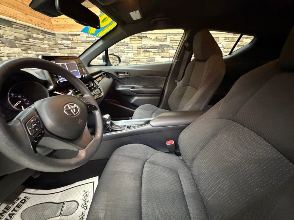 Used 2019 Toyota C-HR LE FWD image 11
