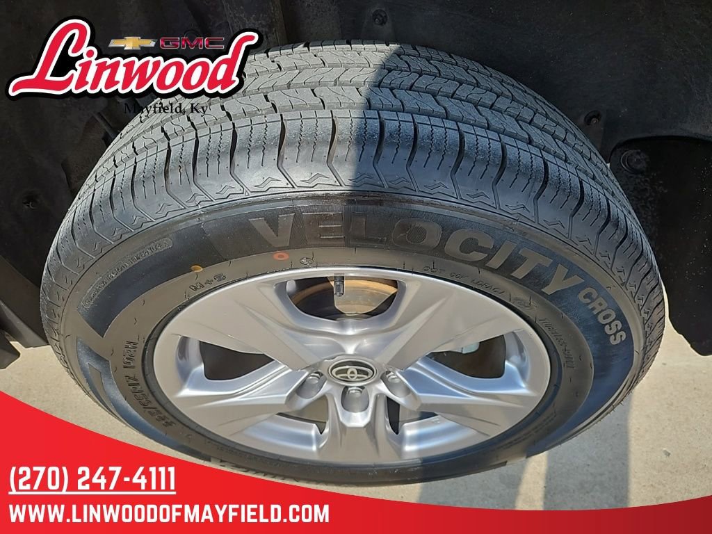 Used 2023 Toyota RAV4 XLE image 7