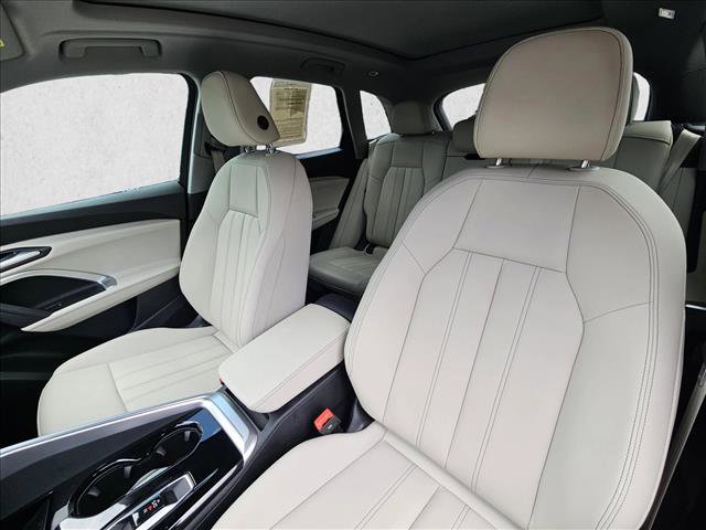 Certified 2025 Audi Q5 Premium AWD/4WD image 13