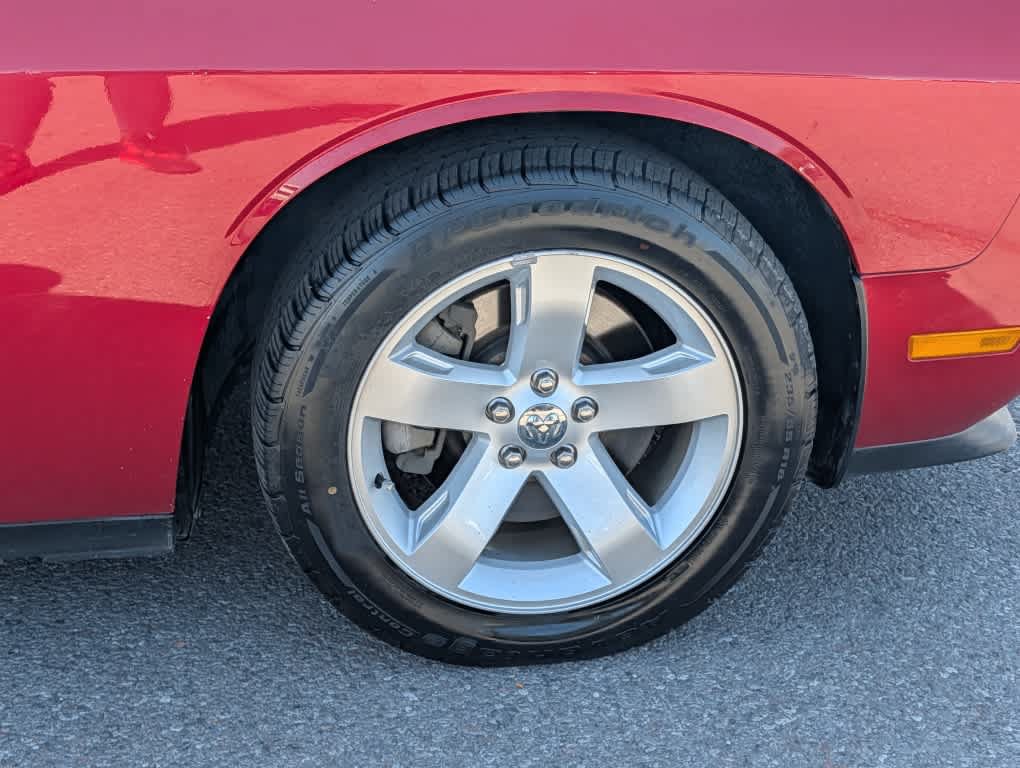 Used 2010 Dodge Challenger R/T RWD image 10