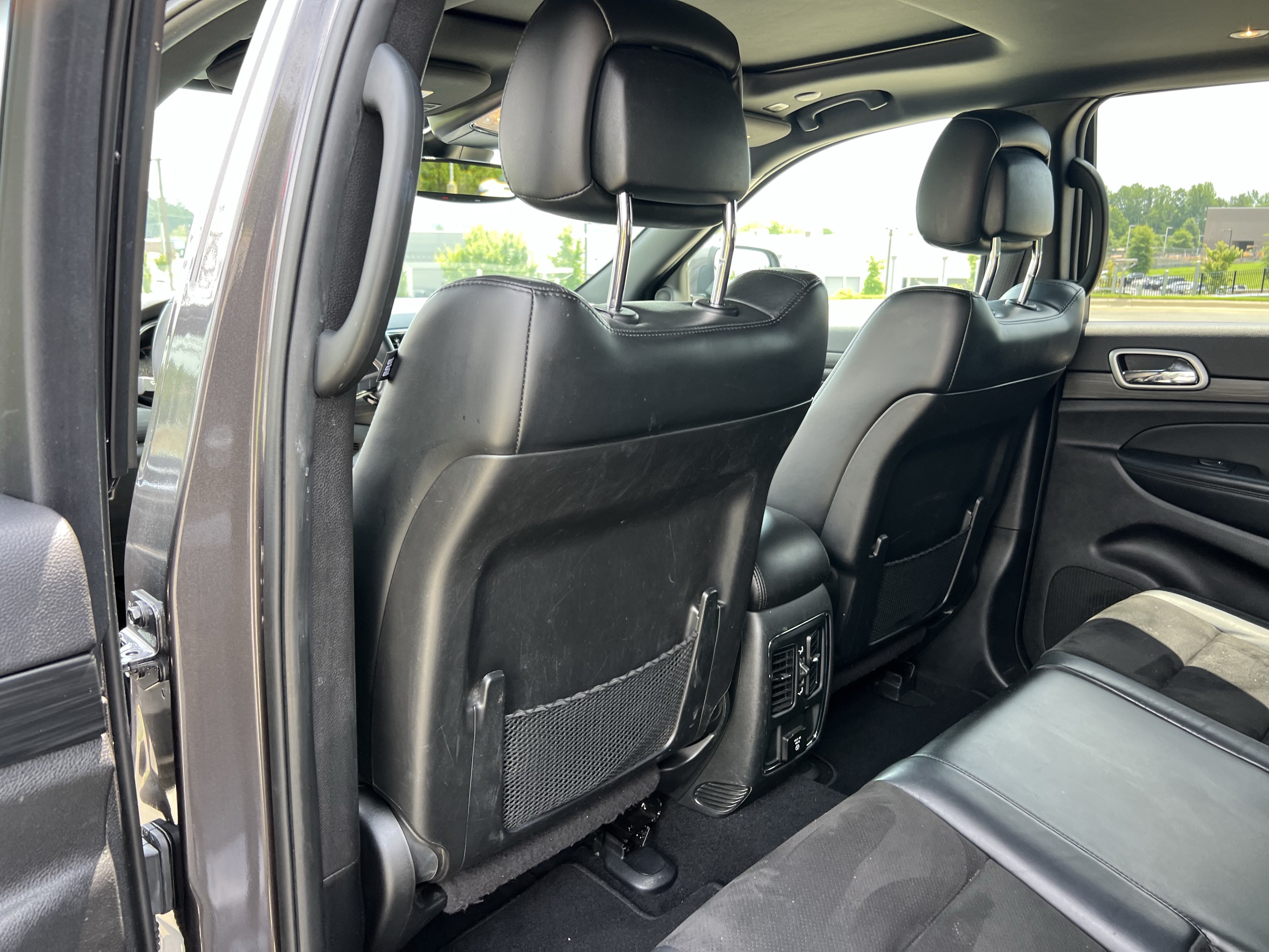 Used 2021 Jeep Grand Cherokee Laredo X AWD/4WD image 33