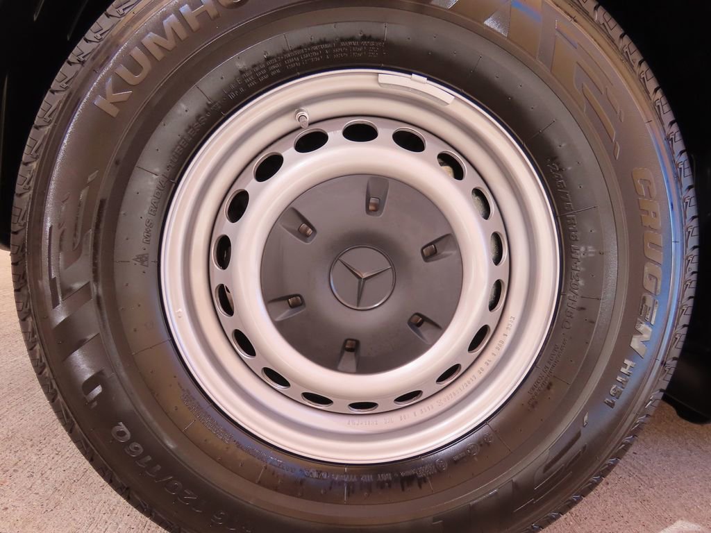 Used 2025 Mercedes-Benz Sprinter 2500 image 29