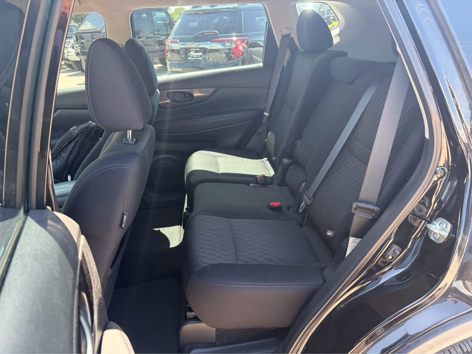 Used 2019 Nissan Rogue S AWD/4WD image 5