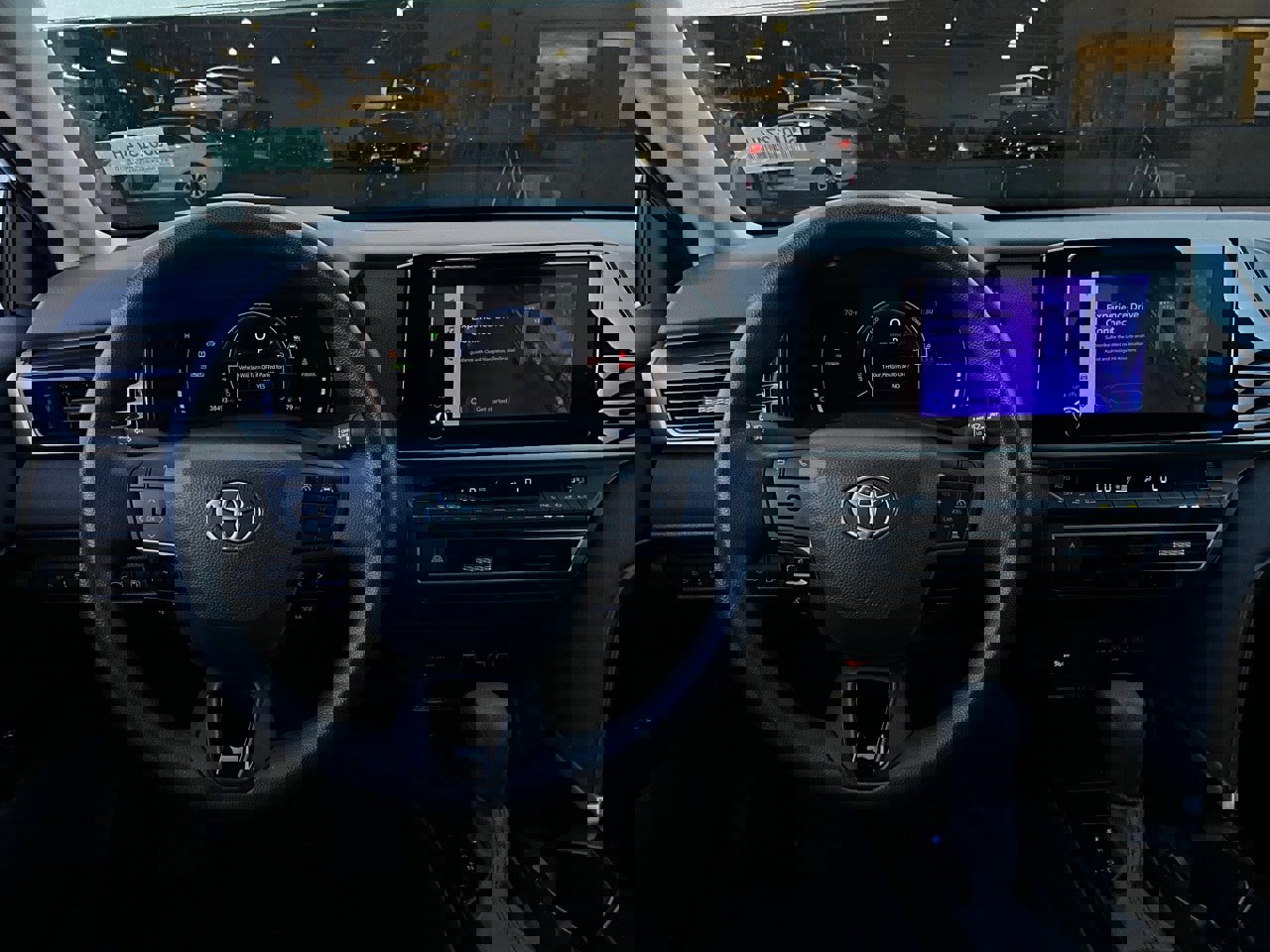 Used 2025 Toyota Camry LE image 13