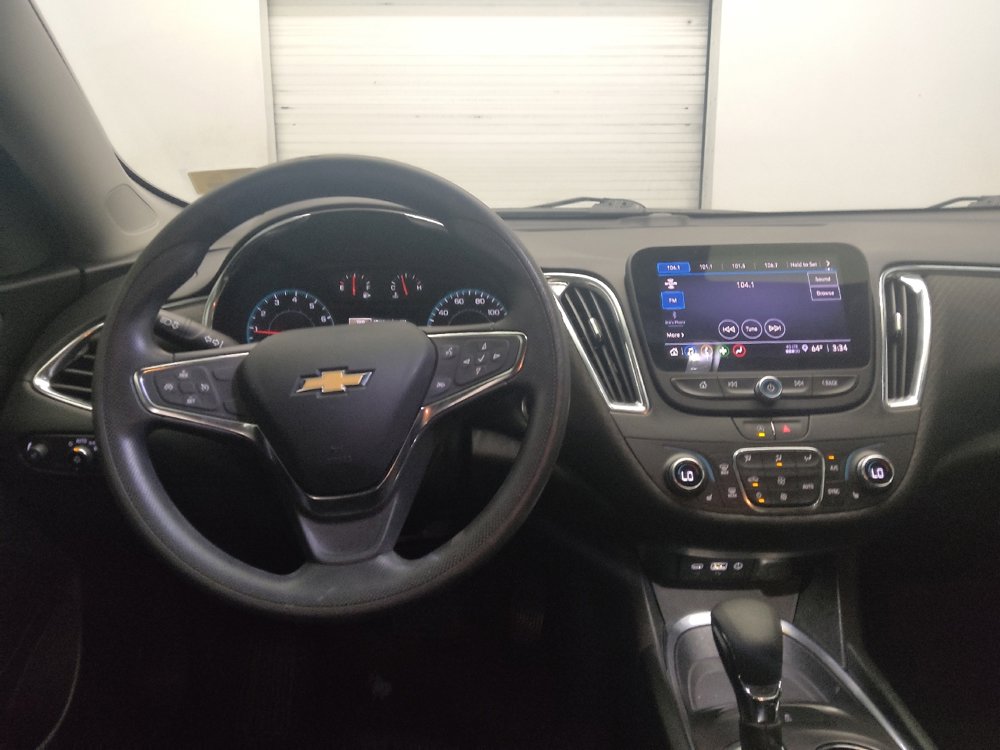 Used 2021 Chevrolet Malibu LT FWD image 22
