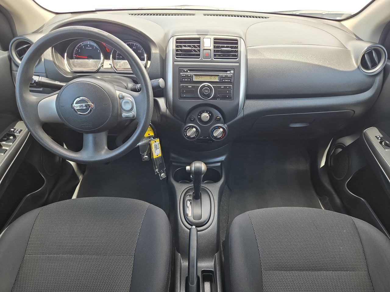 Used 2013 Nissan Versa SV FWD image 9