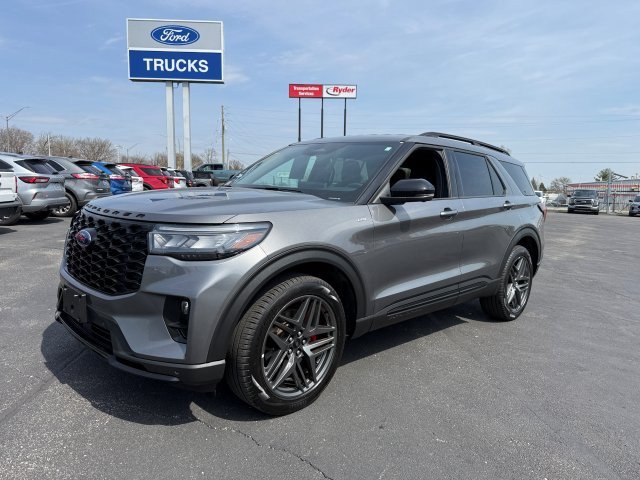Certified 2025 Ford Explorer ST-Line w/ ST-Line Street Pack AWD/4WD image 5