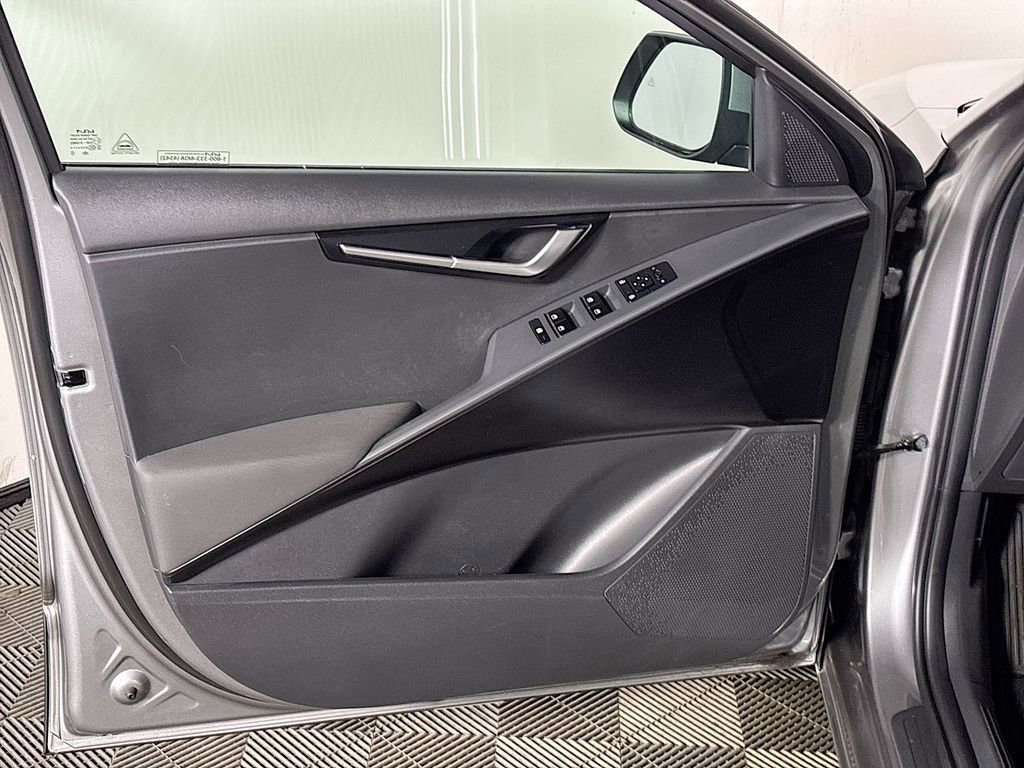 Certified 2024 Kia Niro LX FWD image 11