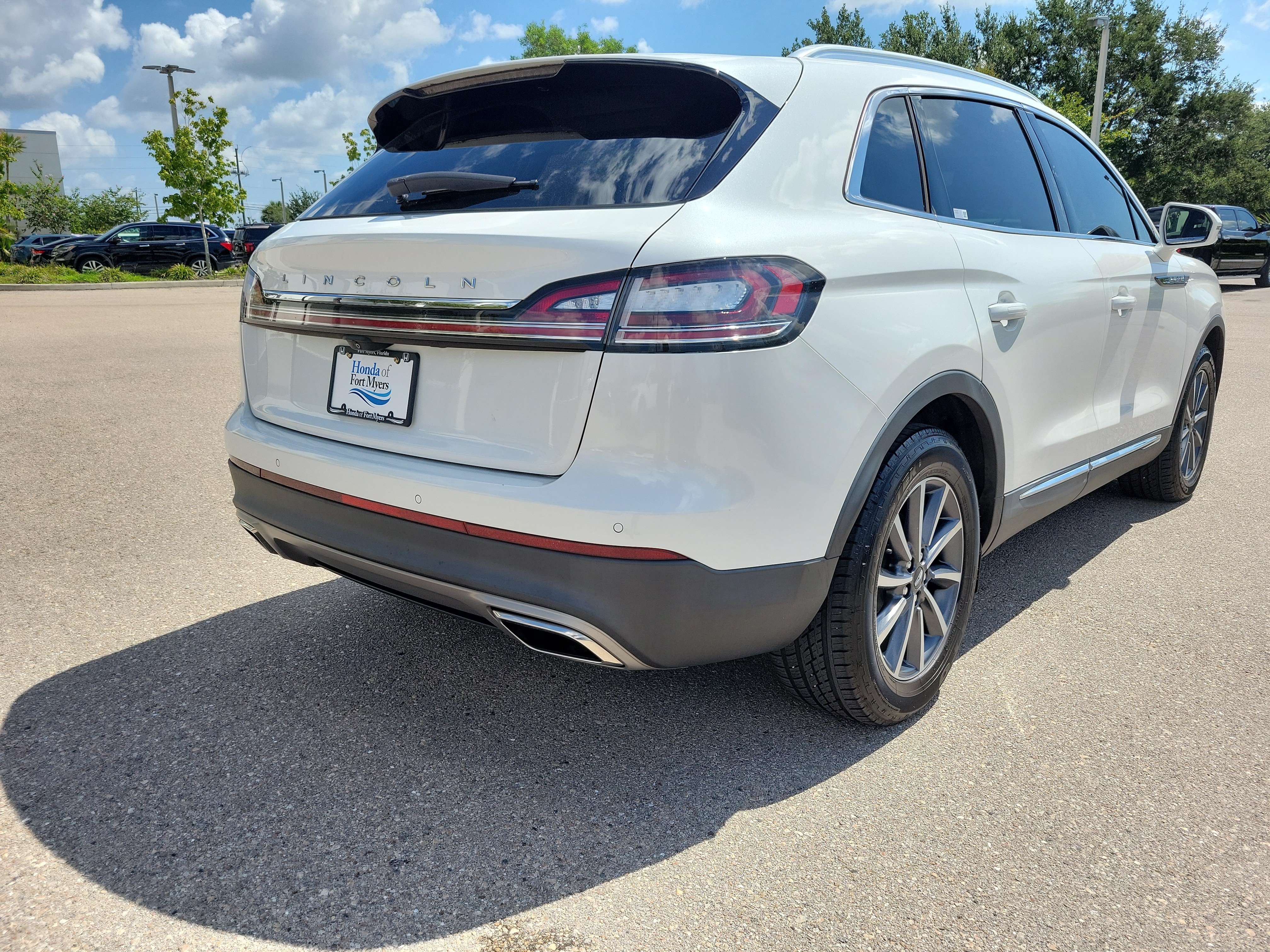 Used 2021 Lincoln Nautilus FWD image 6