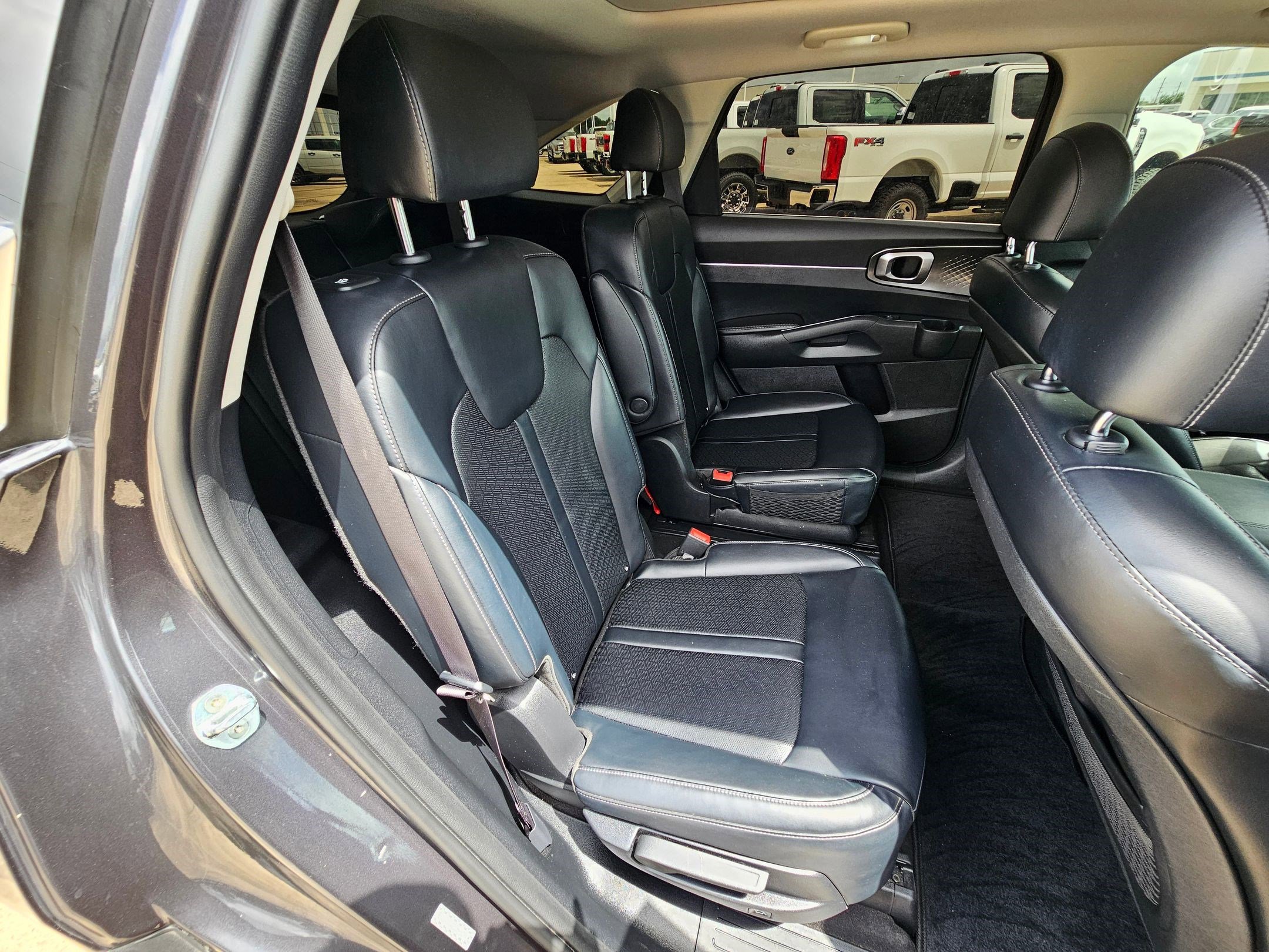 Used 2021 Kia Sorento EX FWD image 29