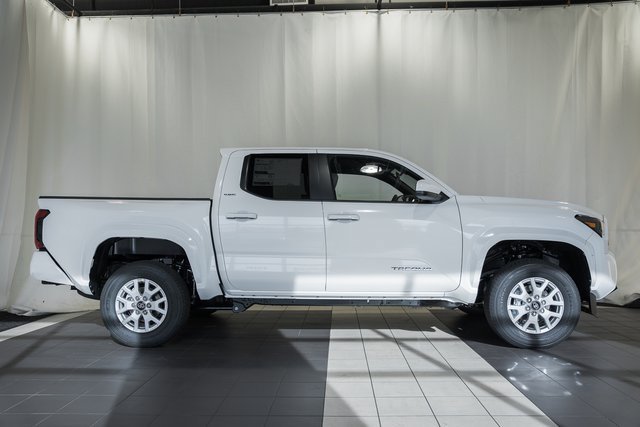 New 2026 Toyota Tacoma SR5 AWD/4WD image 3