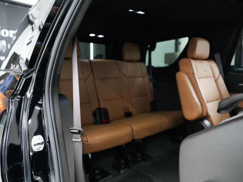 Used 2025 Cadillac Escalade Premium Luxury w/ LPO, Floor Liner Package AWD/4WD image 34