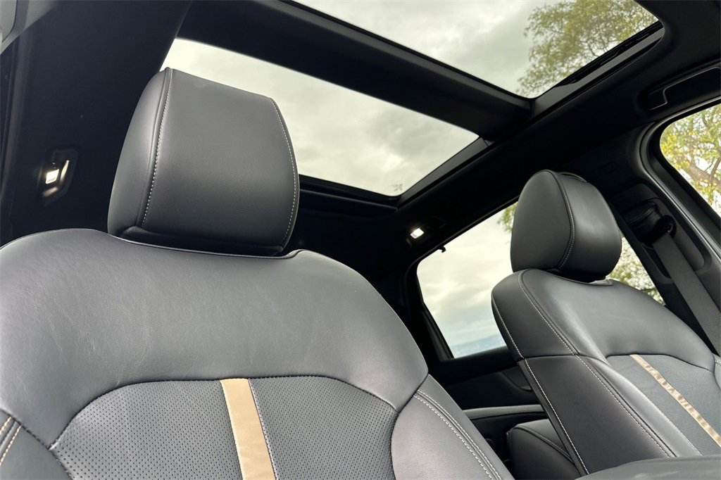 Certified 2025 MAZDA CX-70 Plug-In Hybrid w/ Premium Plus image 17