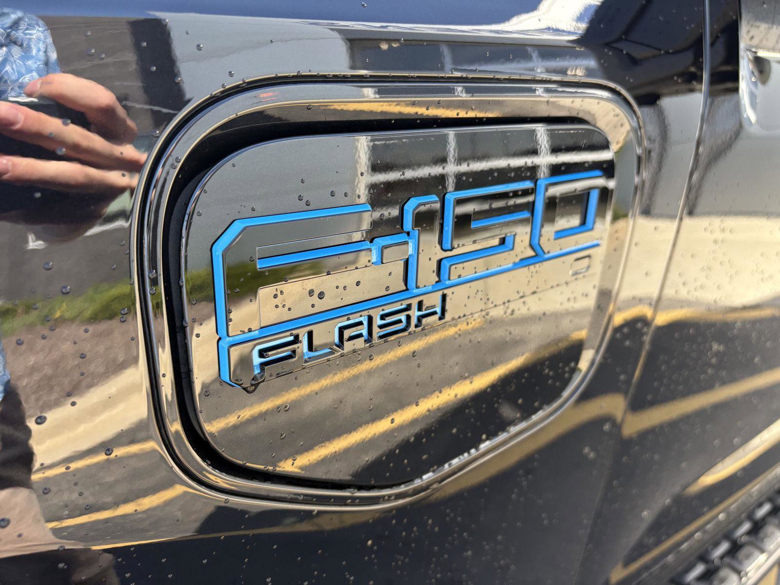New 2025 Ford F150 Lightning Flash AWD/4WD image 9