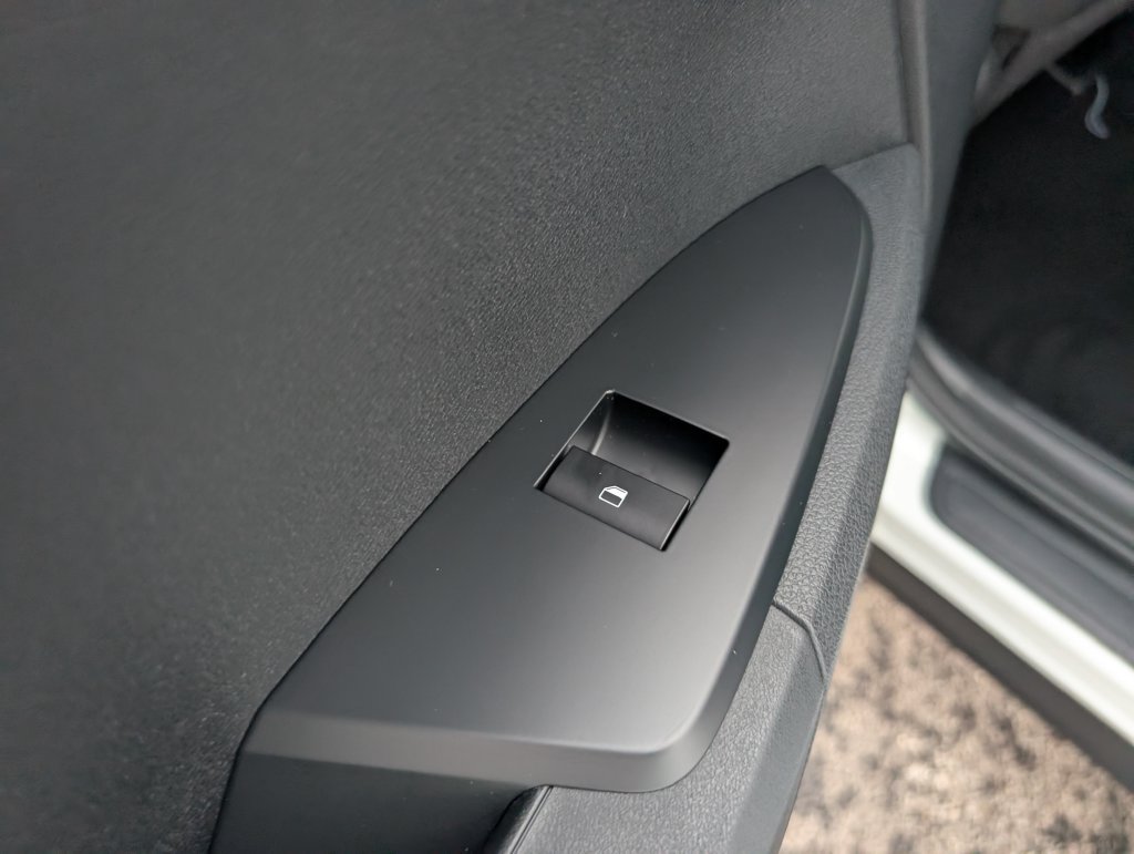 New 2027 Kia Sportage LX FWD image 15