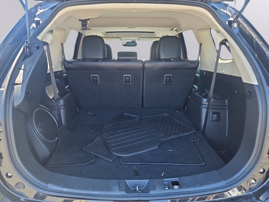 Used 2017 Mitsubishi Outlander SEL AWD/4WD image 31