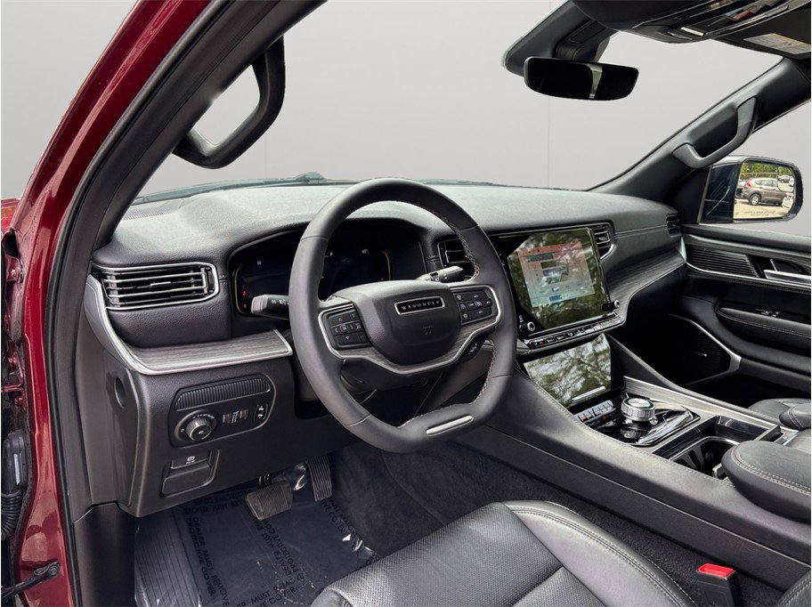 Used 2024 Jeep Wagoneer Series II w/ Flexible Seating Group image 6