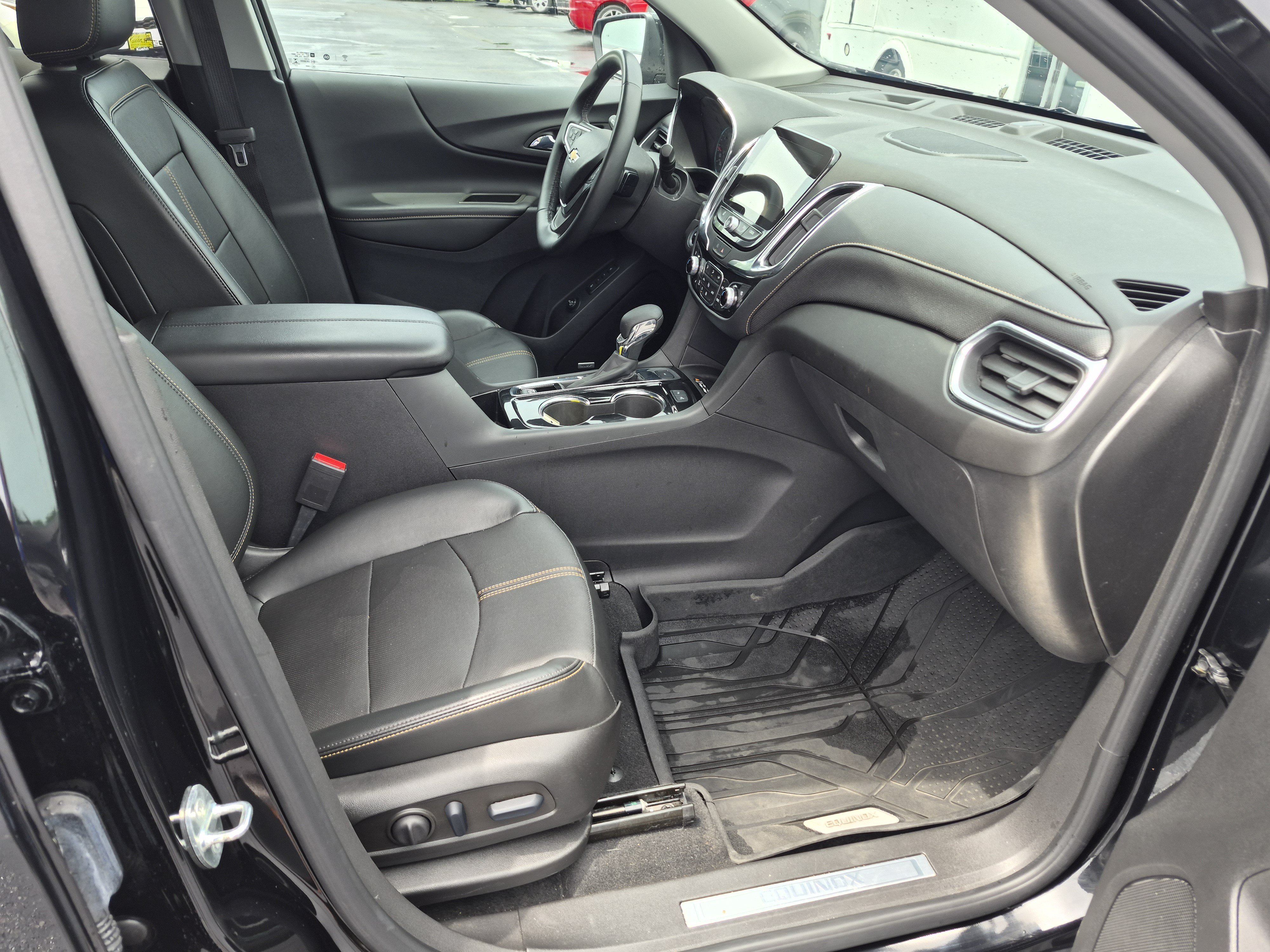Used 2023 Chevrolet Equinox Premier AWD/4WD image 14