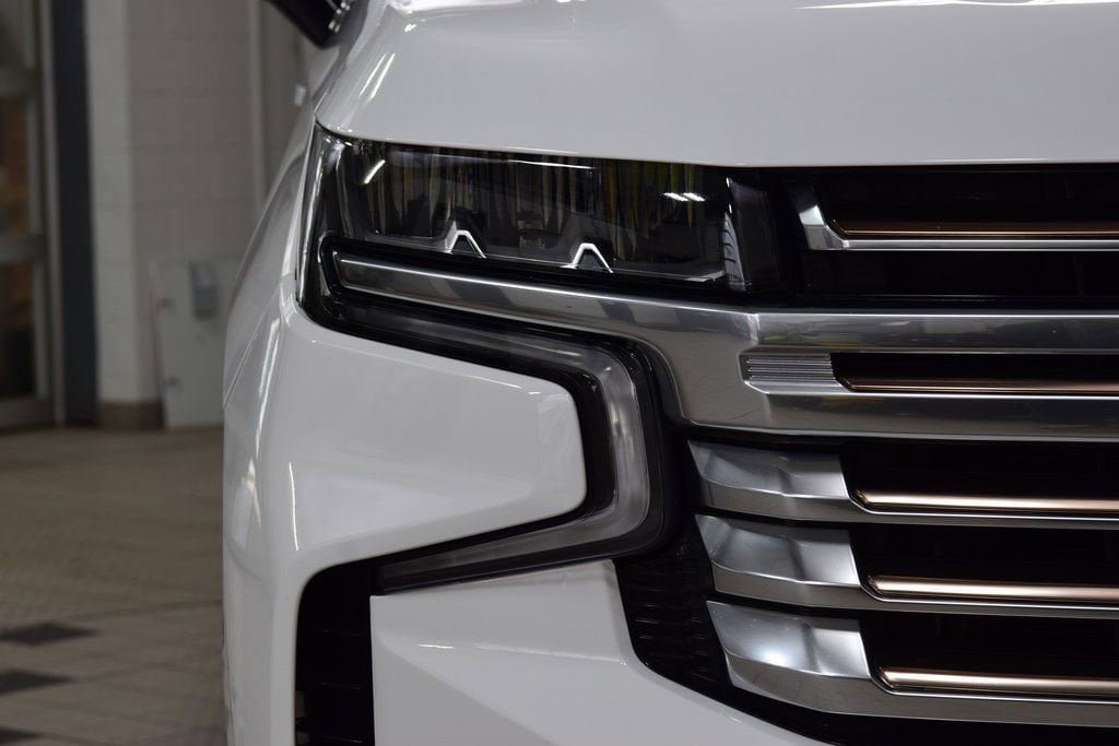 Used 2024 Chevrolet Suburban High Country AWD/4WD image 12