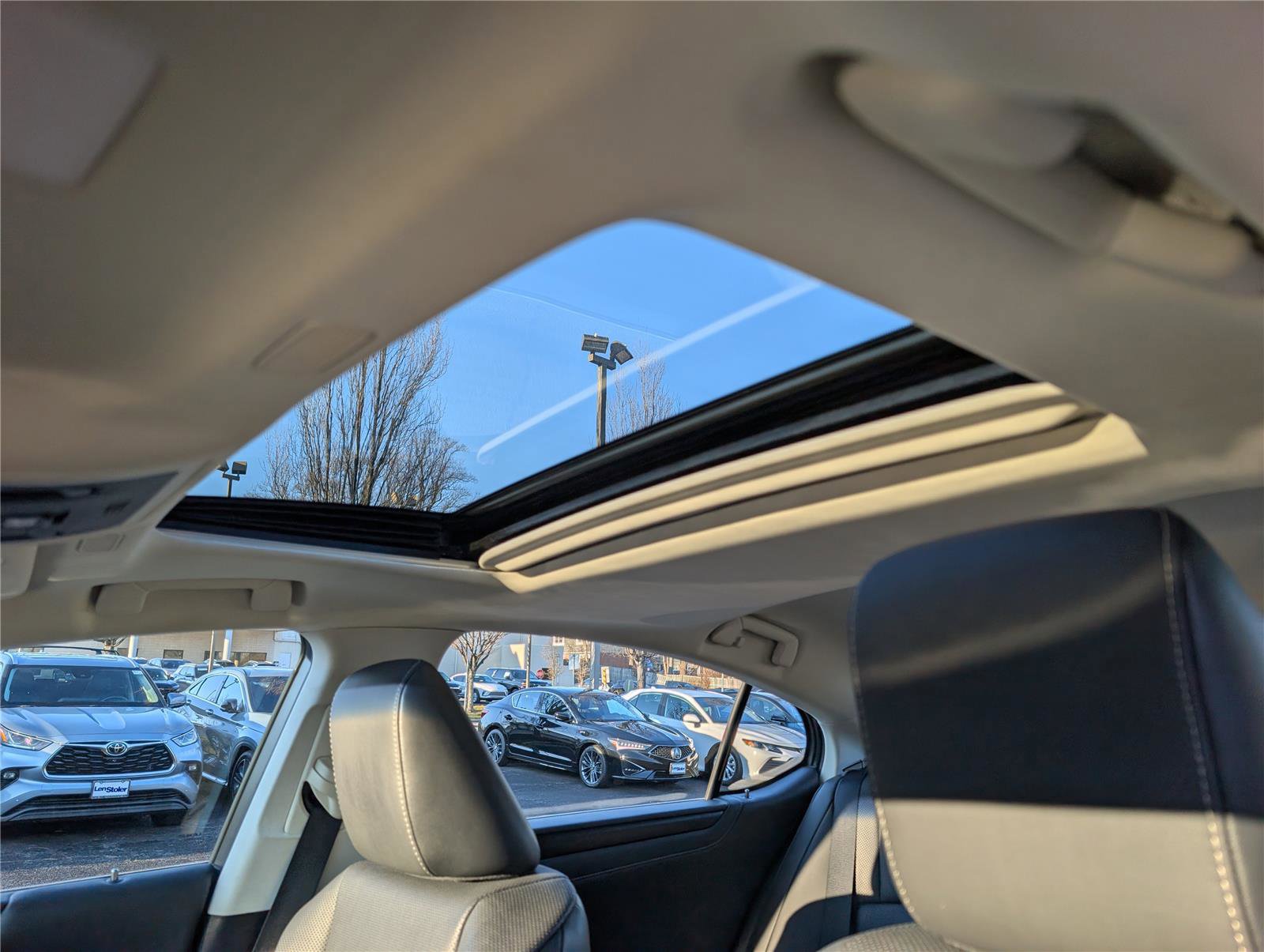 Certified 2022 Lexus ES 350 w/ Premium Package image 30