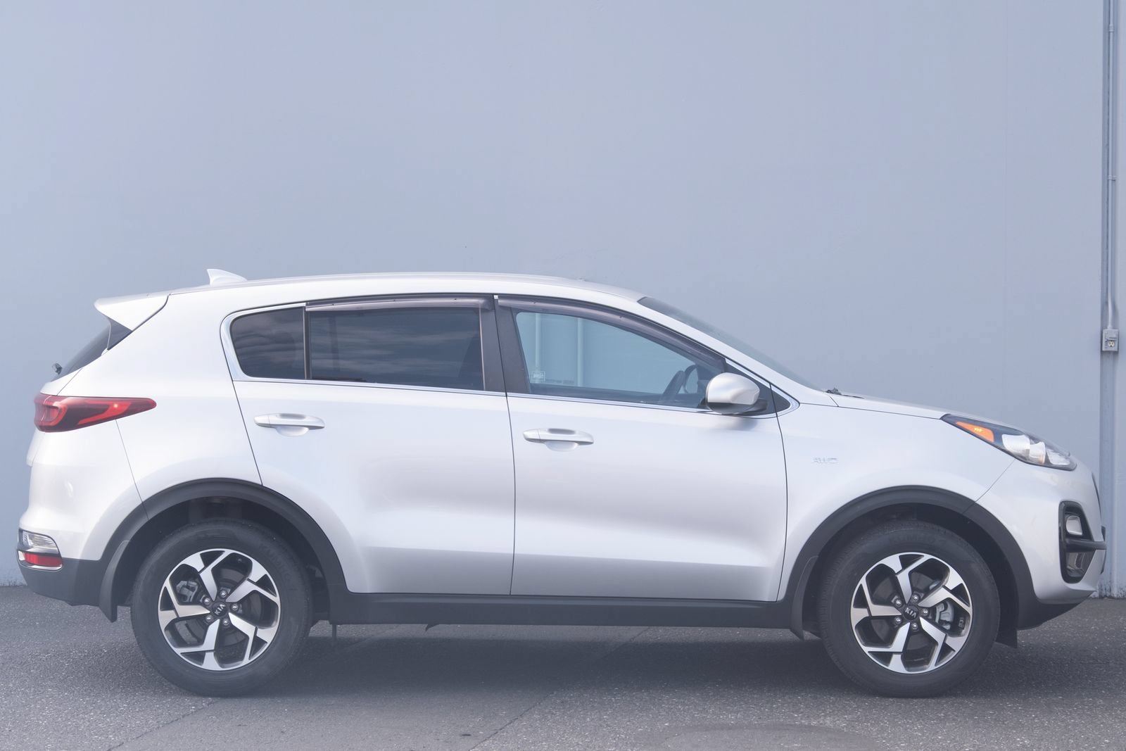 Used 2020 Kia Sportage LX AWD/4WD image 25