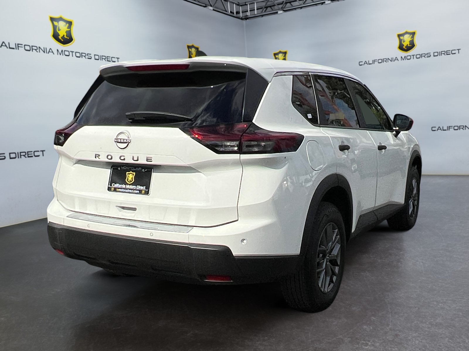 Used 2024 Nissan Rogue S FWD image 5