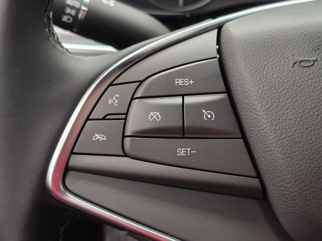 New 2025 Cadillac XT5 Luxury image 32