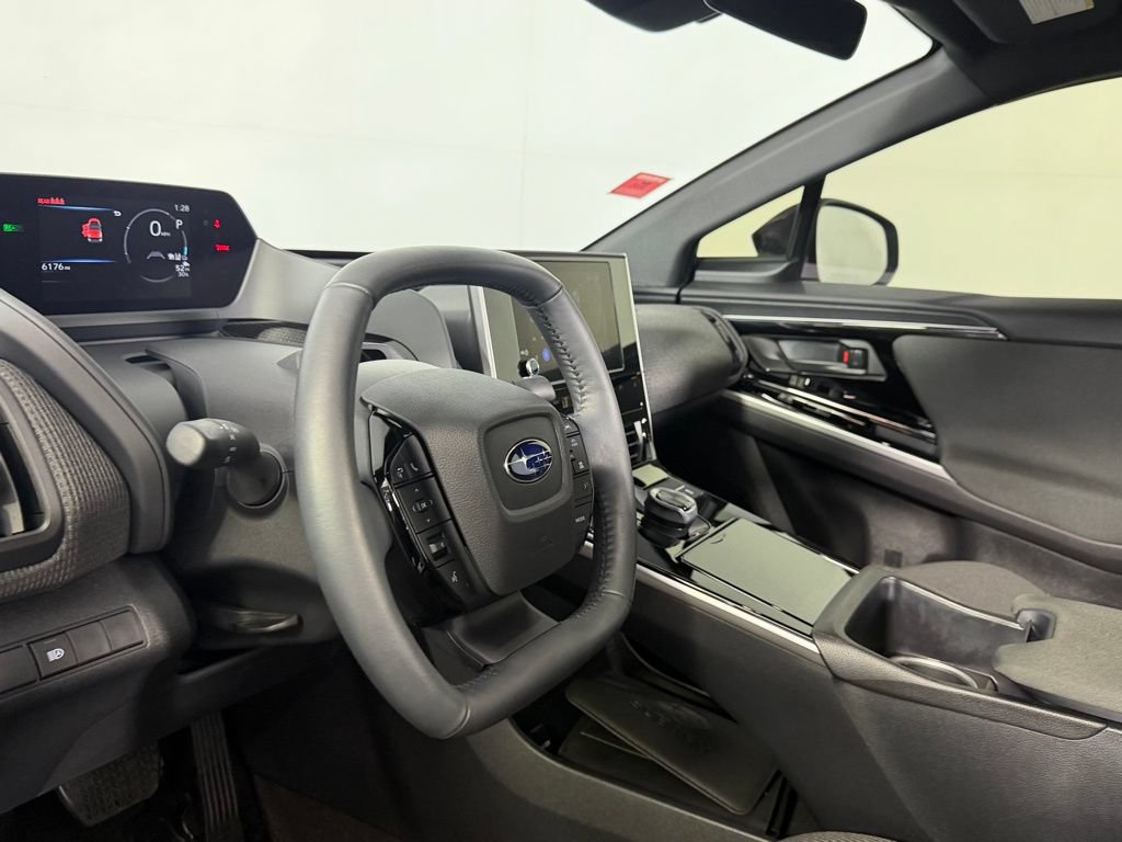 Used 2025 Subaru Solterra w/ Premium Convenience Package AWD/4WD image 18