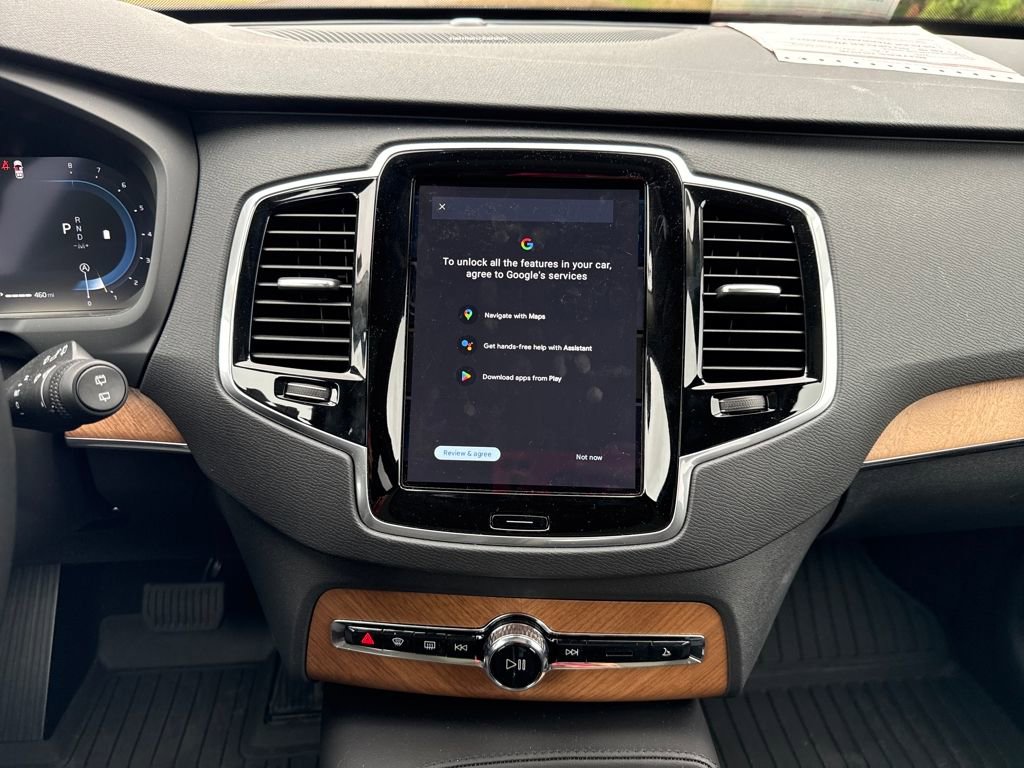 Used 2025 Volvo XC90 B6 Plus w/ Protection Package image 24