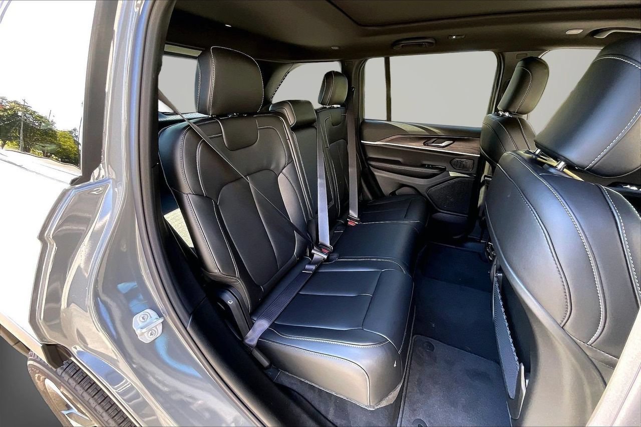 New 2027 Jeep Grand Cherokee Limited w/ Limited Altitude Package RWD image 20
