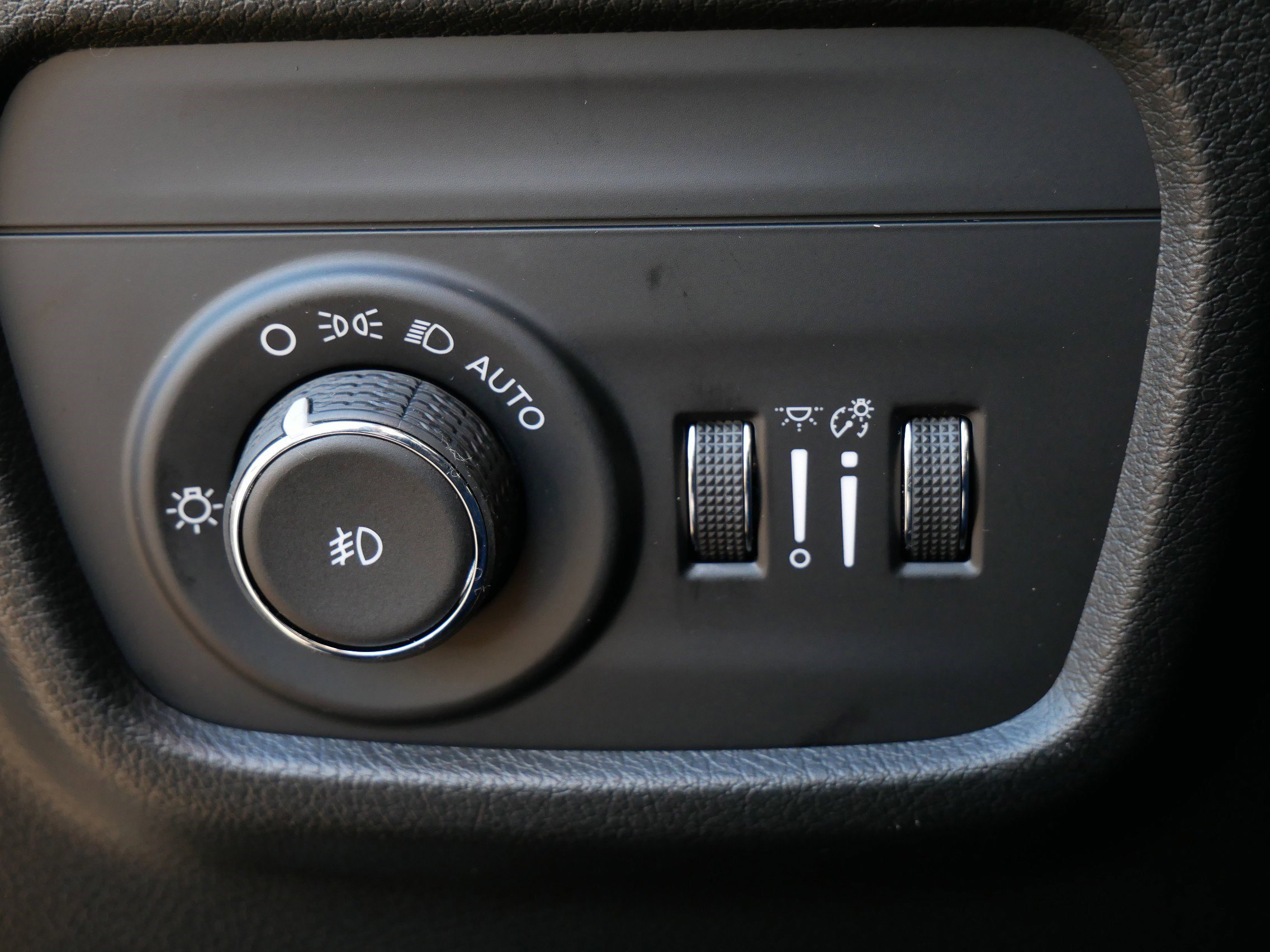 New 2025 Jeep Grand Cherokee Limited w/ Luxury Tech Group II image 14