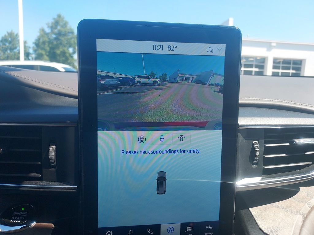 Used 2020 Ford Explorer Platinum w/ Premium Technology Package AWD/4WD image 19