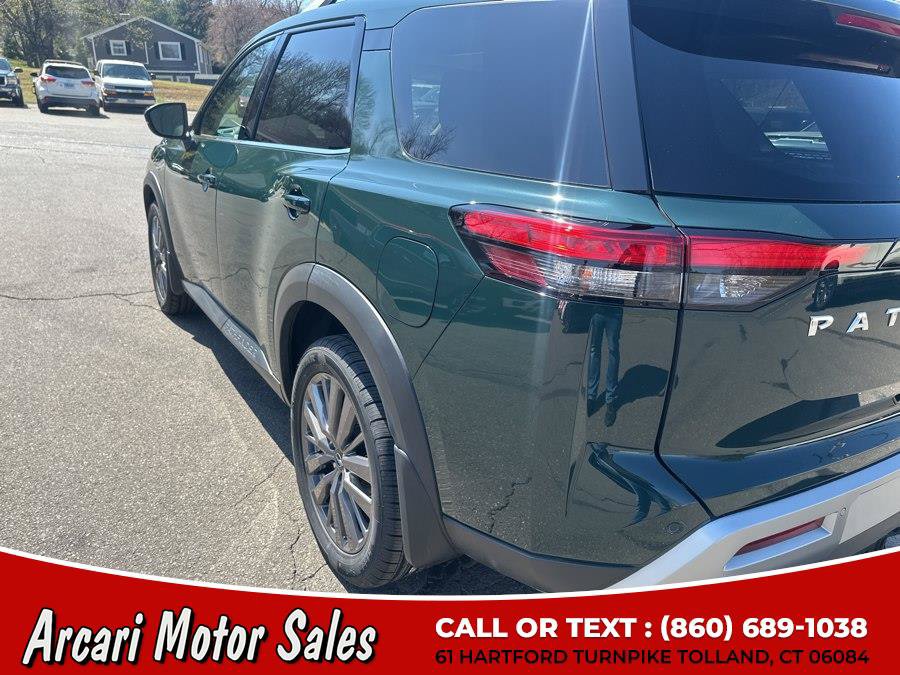 Used 2023 Nissan Pathfinder SL w/ SL Premium Package AWD/4WD image 12