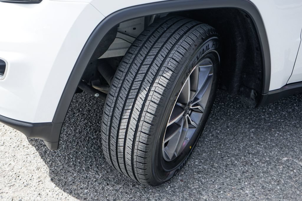 Used 2022 Jeep Grand Cherokee Limited AWD/4WD image 44