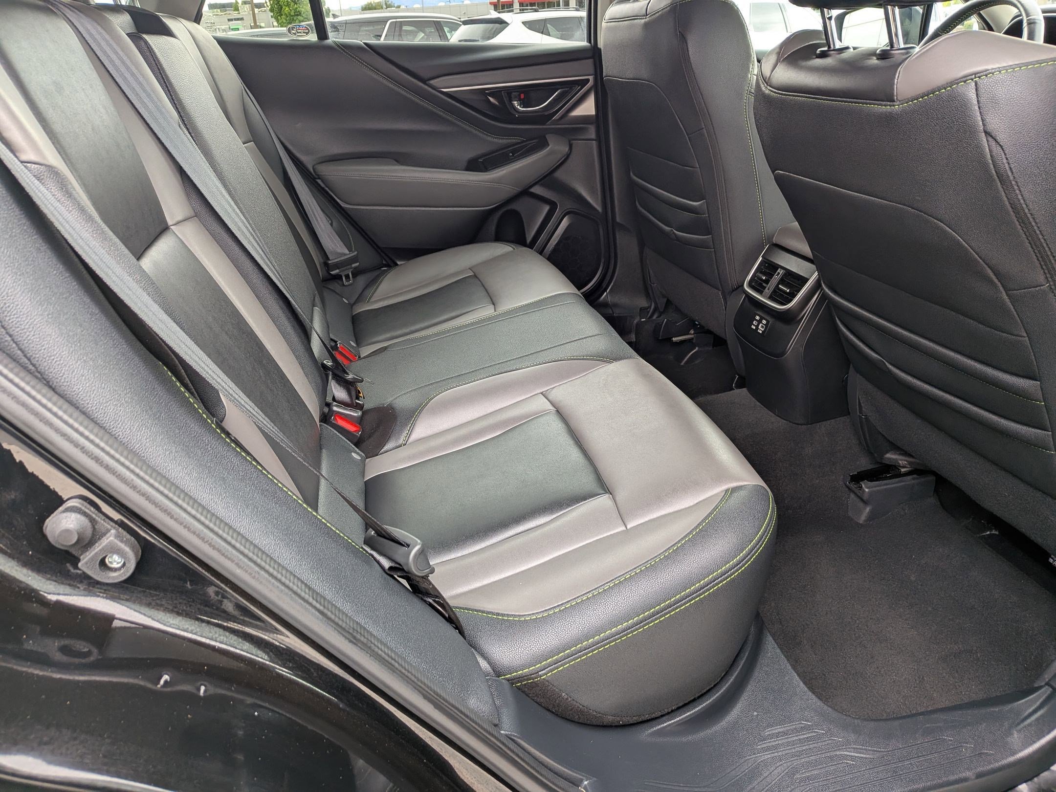 Used 2025 Subaru Outback Onyx Edition AWD/4WD image 32